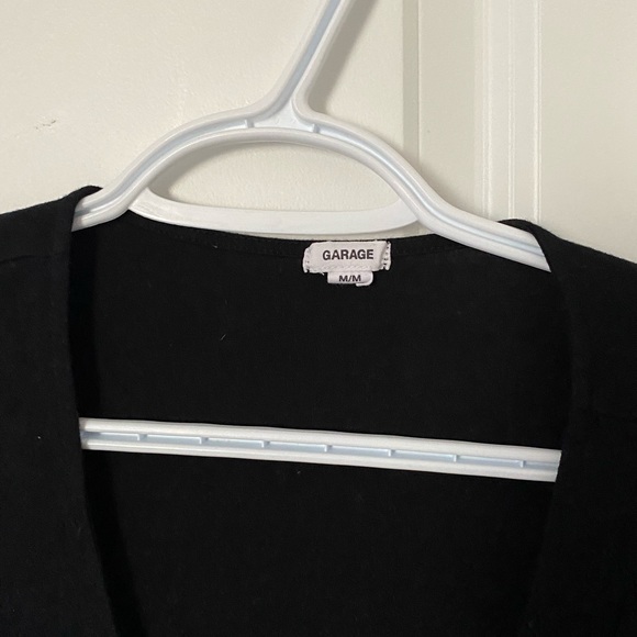 Black Tie-Around Waist Crop Top - Picture 3 of 3